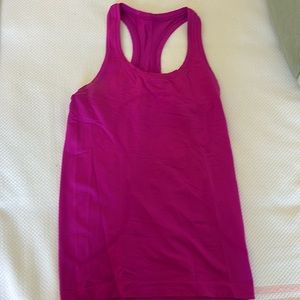 LULULEMON SWIFTLY TANK super cute color